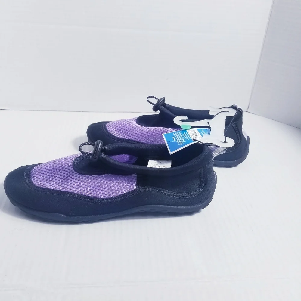 NWT WEST LOOP BLACK AND PURPLE GIRL'S WATER SHOES SIZE MEDIUM 2/3